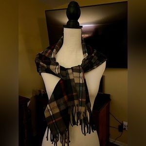 Scary/shawl